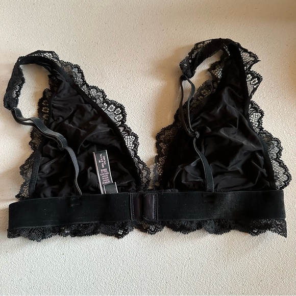 Victoria’s Secret lace black bralette - Picture 2 of 3